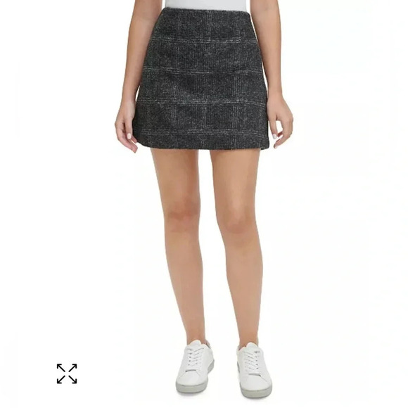 Calvin Klein Women's A-Line Felt  Mini Skirt With Side Zipper Size 8 NEW - Picture 1 of 9